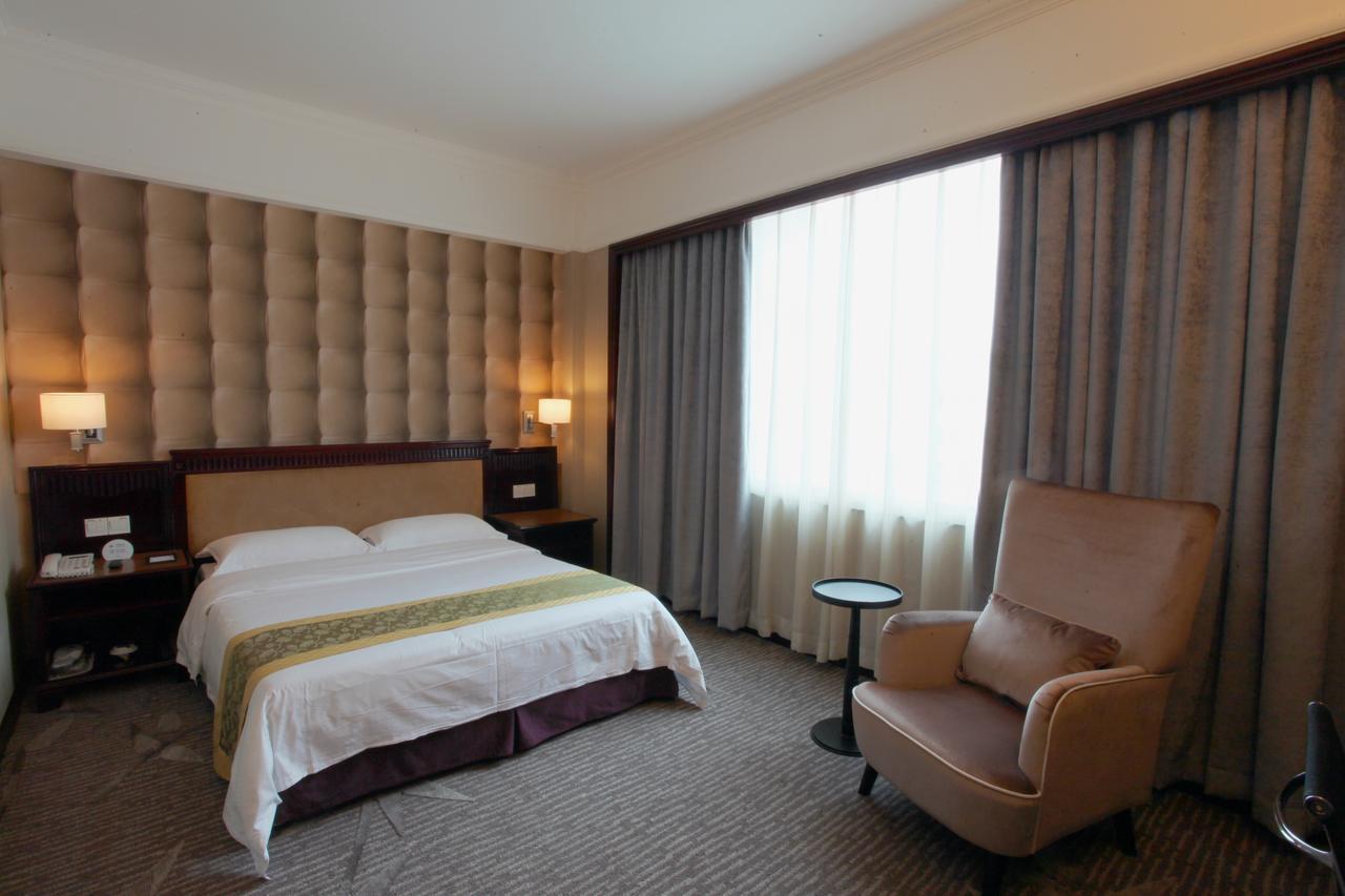 Guangzhou Nanfang Yiyuan Hotel Exterior photo