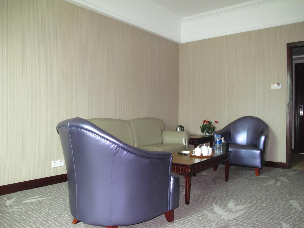 Guangzhou Nanfang Yiyuan Hotel Exterior photo